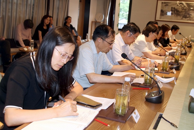 学会国际问题学术沙龙掠影10